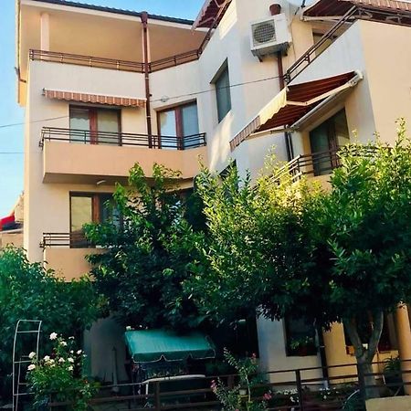 Студиа Мансарда Ненови Πομόριε Εξωτερικό φωτογραφία